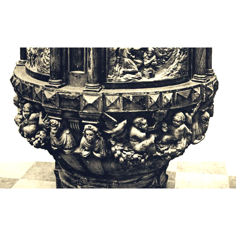 accompanying the putti