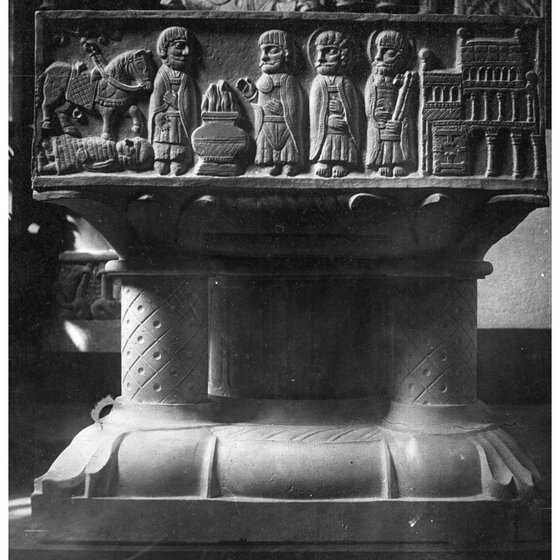 the replica font "[moulage"] at the museum in Brussels [inv. no. 1340]