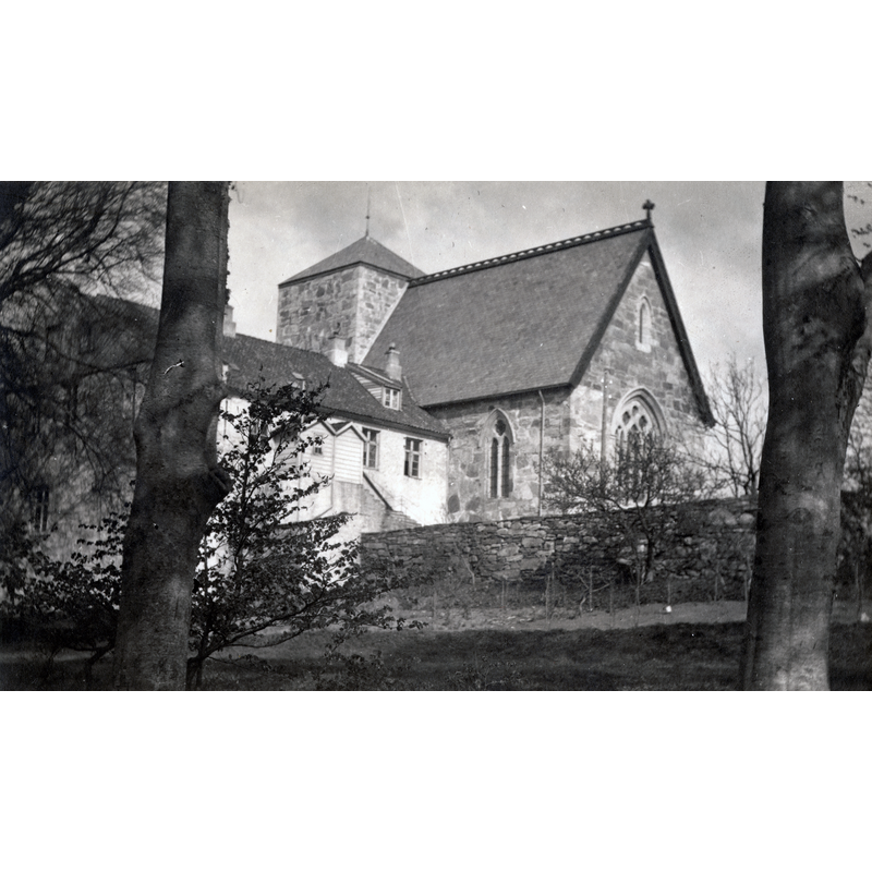 photograph taken after the 1868 restoration of the abbey and before the death of the photographer in 1940