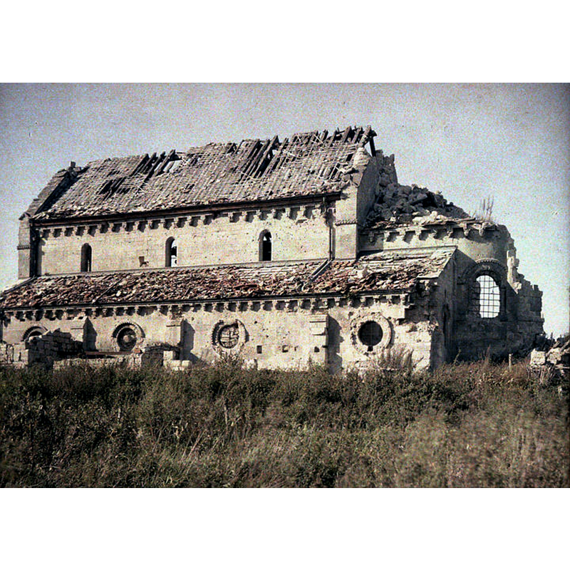 the photograph, taken in 1917, shows the state of the church in WWI