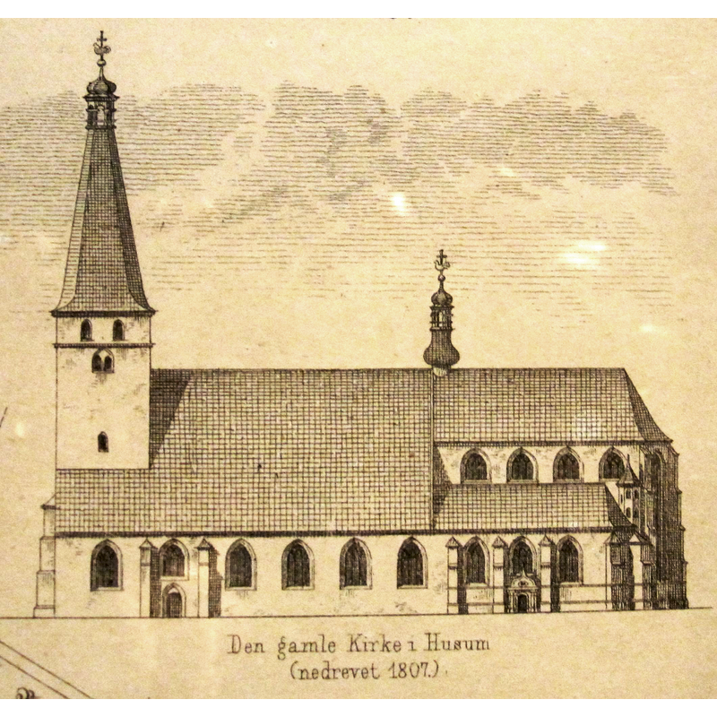 the caption in Danish identifies this as the old church demolished in 1807 -- Source caption: "Eine Grafik mit der Darstellung der Marienkirche vor dem Abriß 1807 wegen angeblicher Baufälligkeit. Diese Vernichtung wird noch im 20. Jahrhundert als einer „der größten Verluste in der Architekturgeschichte Schleswig-Holsteins“ bezeichnet. (Dietrich Ellger in Heinz Rudolf Rosemann (Hrsg.): Niedersachsen, Hansestädte, Schleswig-Holstein, Baudenkmäler. Reclams Kunstführer, Deutschland, Band 5, 4. Auflage, Stuttgart 1971, S. 332) Foto einer im Theodor-Storm-Haus in Husum ausgestellten Grafik des 19. Jahrhunderts."