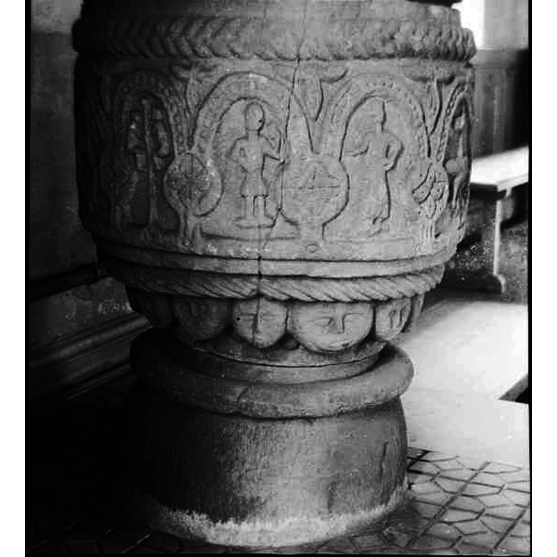 the arms of the triquetra had beaded-tape pattern originally but only a few show now traces of it