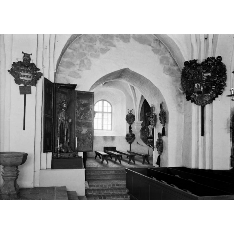 Source caption: "Flemingska gravkoret och Olofsskåpet, mot söder."