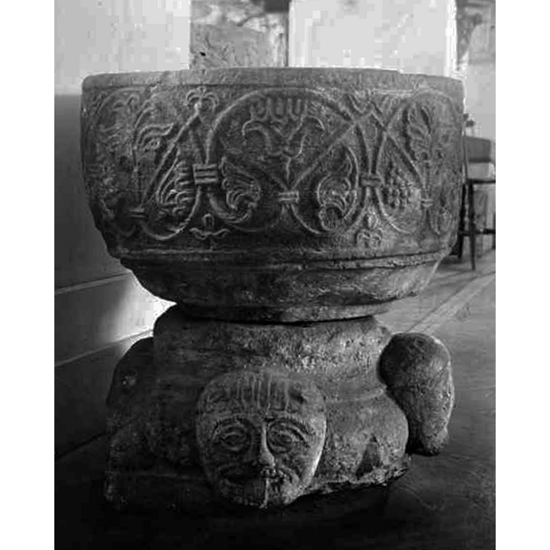 the medieval font shown here in display at the SHM [cf. FontNotes]