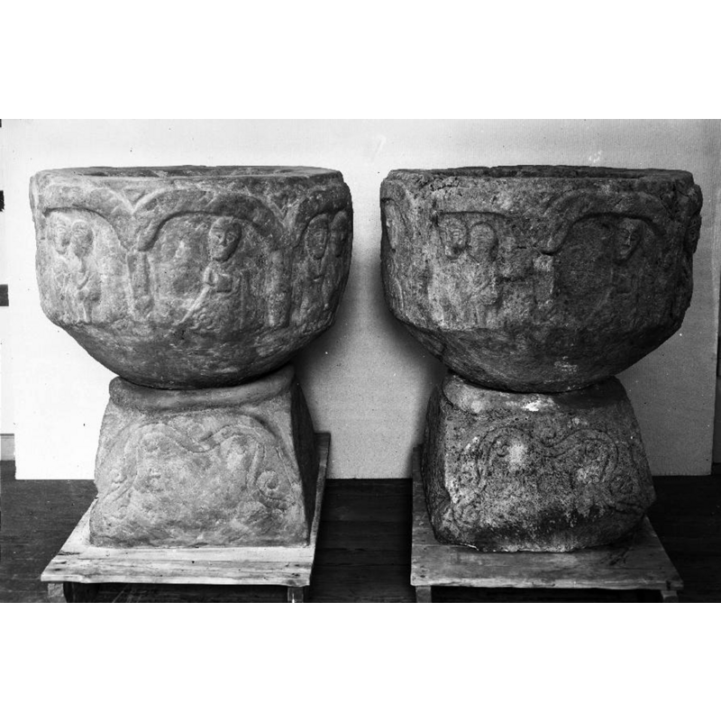 Source caption: "Dopfunt, 1100-tal eller tidigt 1200-tal. Orginalet och kopian." [NB: the concrete cast replica seen here on the left -- the photograph, though undated, is probably ca. 1952, the date when the cast was made]