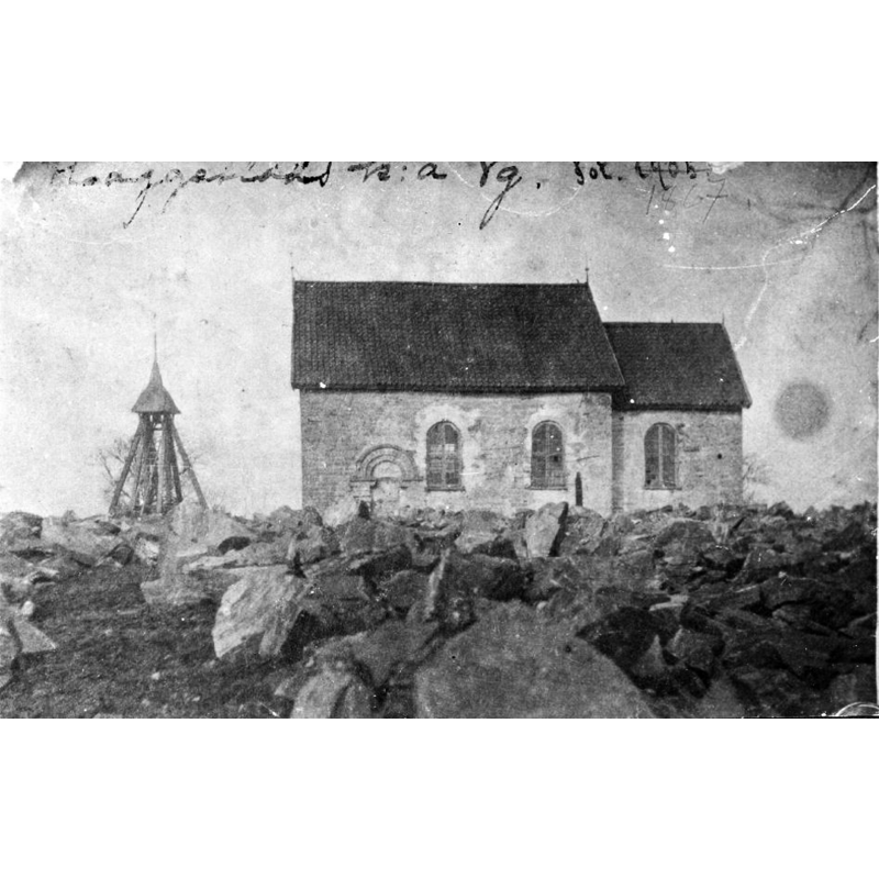notice the south portal, which appears to have been blocked already at the time -- Source caption: "Kyrkan. Foto taget före 1870."