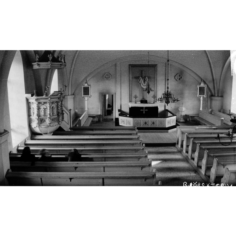 probably taken before the 1935 restoration -- the late-17thC wooden font is visible at the far [east] end, to the right [south] of the altar