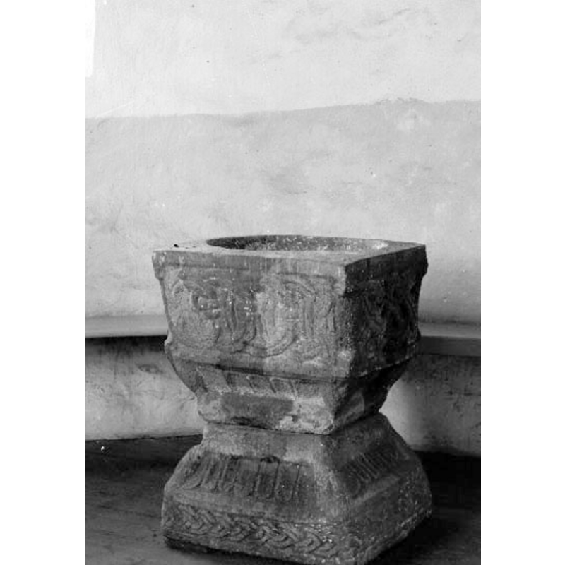 the old font seen here before the restoration