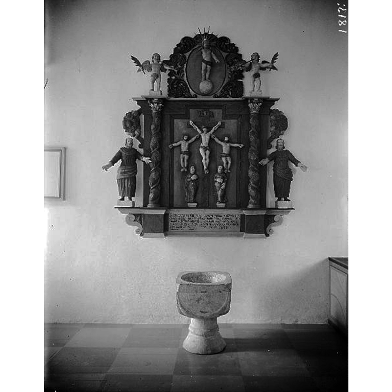 Source caption: "Sveneby kyrka [...] Dopfunt, sandsten, 11-1200-talet."