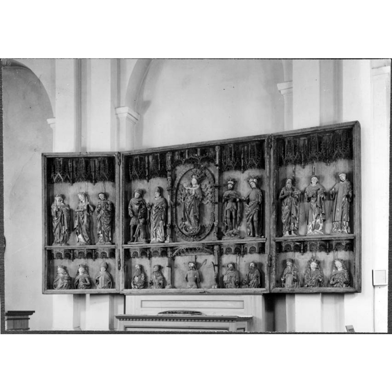 Source caption: "Bälinge kyrka [...] Altarskåp, tillverkat av Johannes Stenrat i Lübeck 1471."