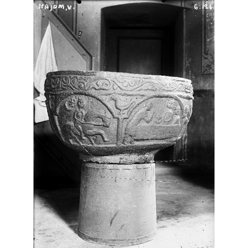 the base on which the basin is raised here is not the original one; the original one was probably made up of a round stem and a circular lower base