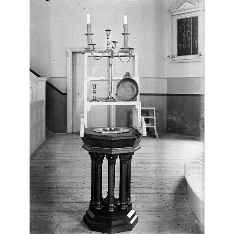 Modern font made of wood in 1907 to drawings by carpenter Johansson of Järpås