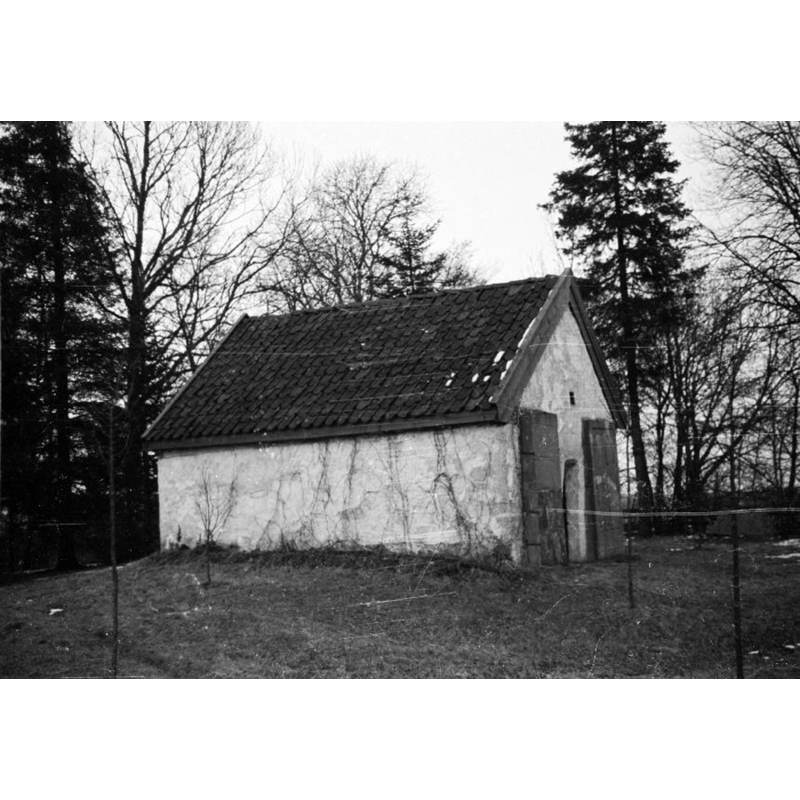 this is what remains of the otherwise demolished medieval church: its former sacristy; it is now used as a cemetery chapel for some services; located in the cemetery, to the north of the new 1839 church