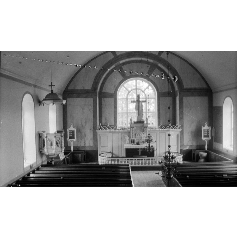 before the 1936 renovation -- notice the medieval font in the southeast corner, by the psalm board