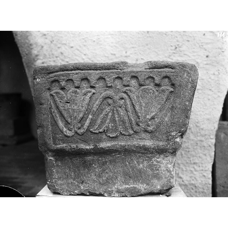 Source caption: "Utvängstorps kyrka [...] Dopfuntscuppa, 1100-talet."