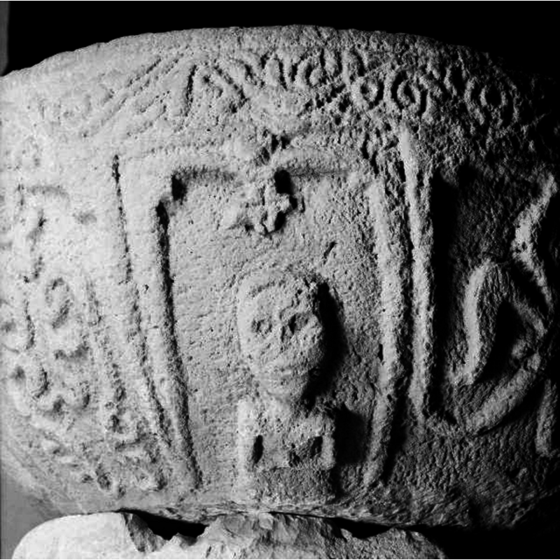Source caption: "Hyssna gamla kyrka [...] Dopfunt, 1200-tal. Detalj av fris på cuppan."