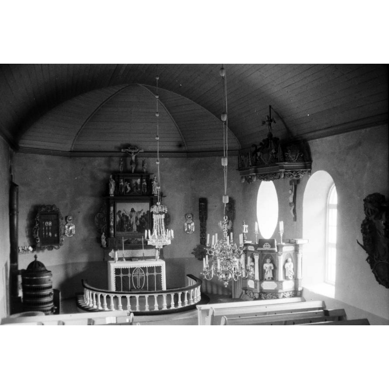 Source caption: "Bällefors kyrka [...] Interiör mot öster, från orgelläktaren. Före restaurering."