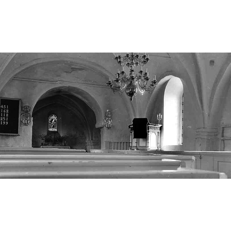 Source caption: "Östra Karaby kyrka [...] Interiör mot öster."