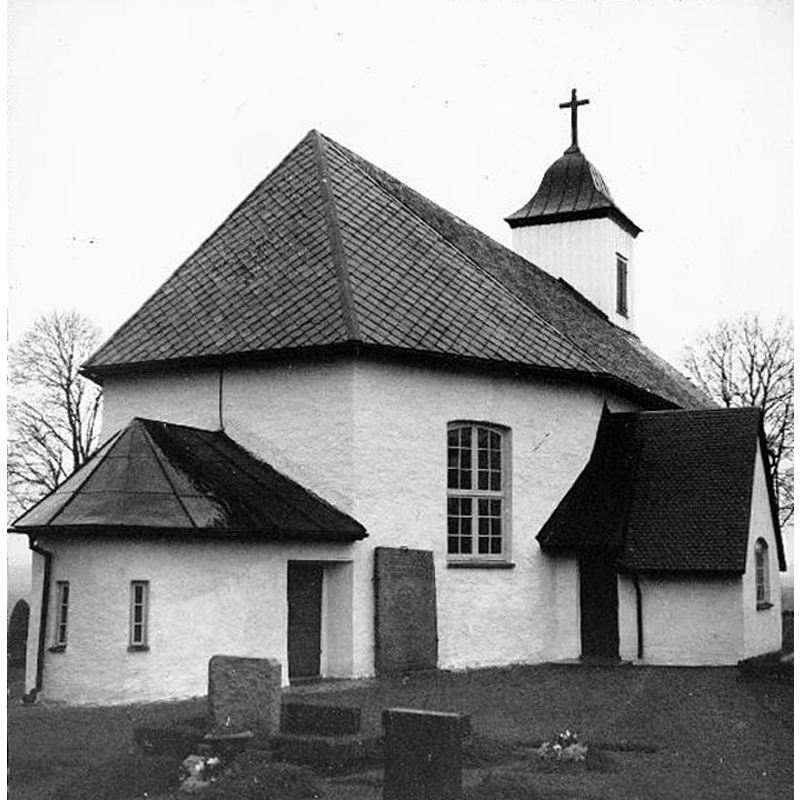 the medieval church had been demolished in the 1770s and the church in this photograph had been re-built soon thereafter; it was destroyed by fire in 2004; a new church built 2009 on the same site
