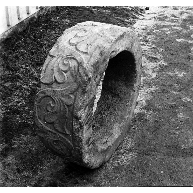 Source caption: "Sankt Nikolai kyrka [...] Dopfuntsfragment, cuppan. Medeltida."