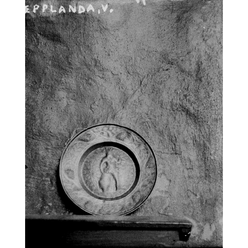Source caption: "Skepplanda kyrka [...] Dopfat av mässing, 1600-talet."