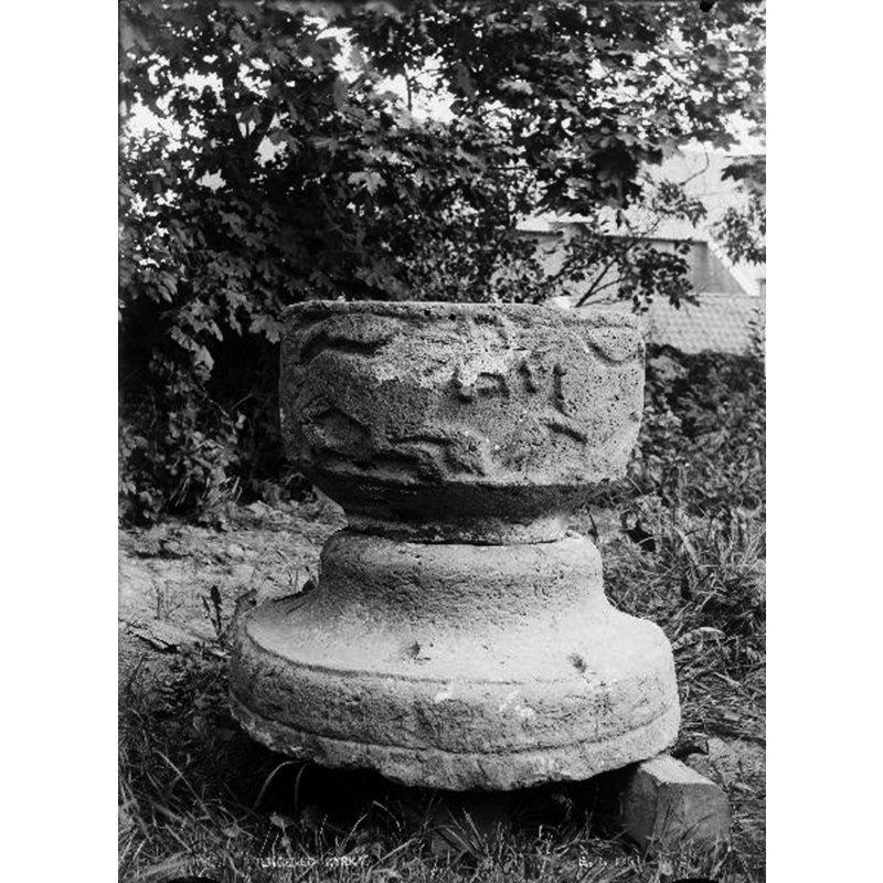 Source caption: "Tengene kyrka [...] Dopfunt, 1100-talet." -- probably ca. 1915, the date when the church was re-built