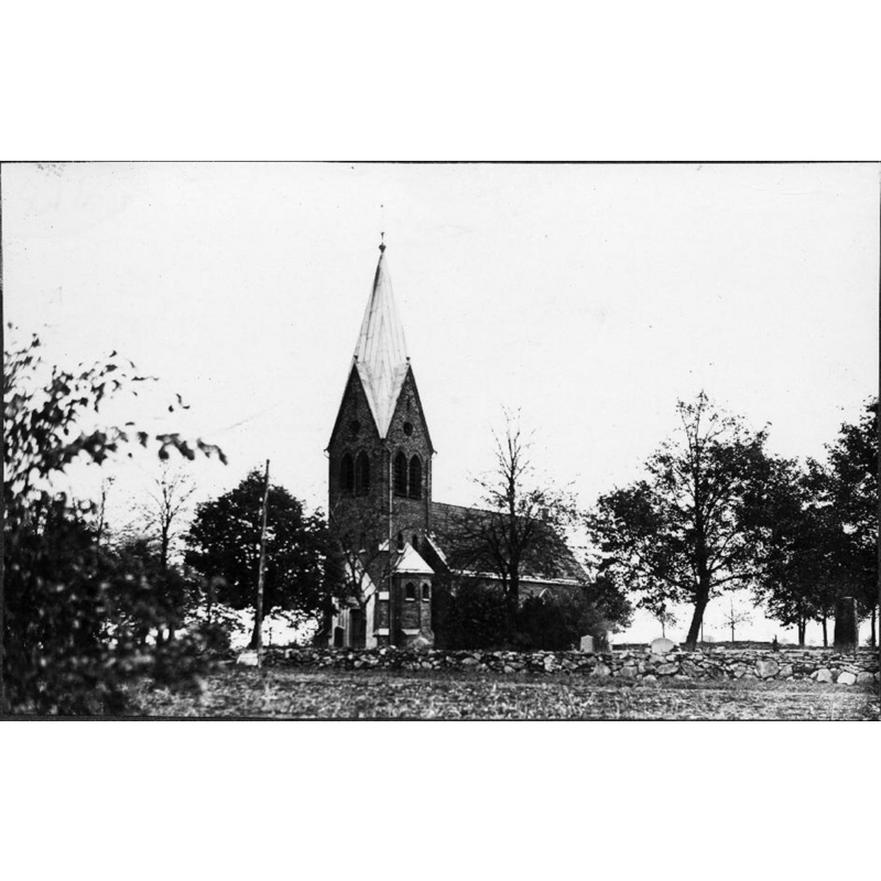 Source caption: "Östra Tunhems kyrka [...] Kyrkan från sydväst." -- the new church had been built in 1900 on a new site; shown here in 1938, probably weeks or months before it was destroyed by fire
