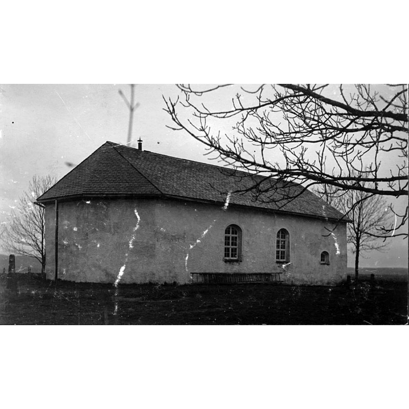 the towerless church in 1909; a tower would be added at the west end in 1924