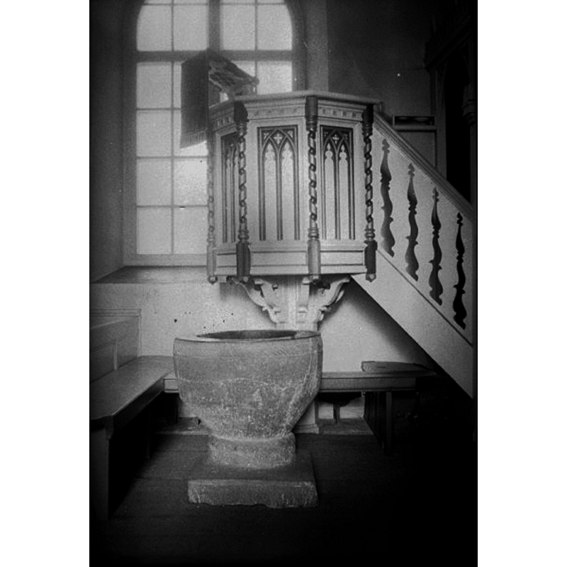 Source caption: "Järns kyrka [...] Predikstol, före restaurering."
