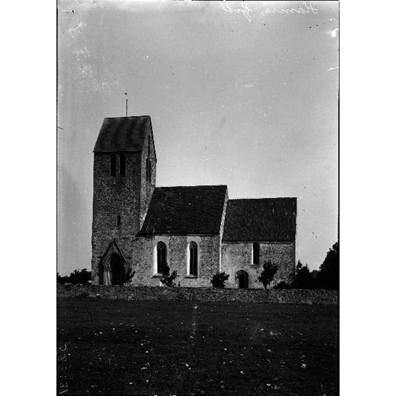 Source caption: "Hamra kyrka [...] Kyrkan från söder."