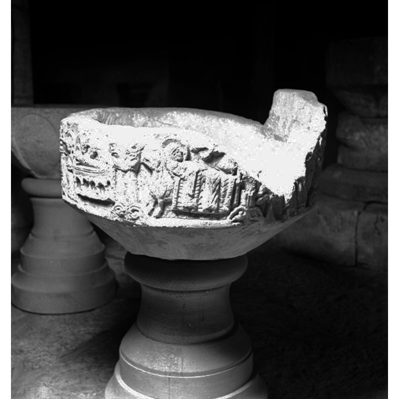 Source caption: "Linde kyrka [...] Dopfuntscuppa av sandsten, 1100-talets senare del."