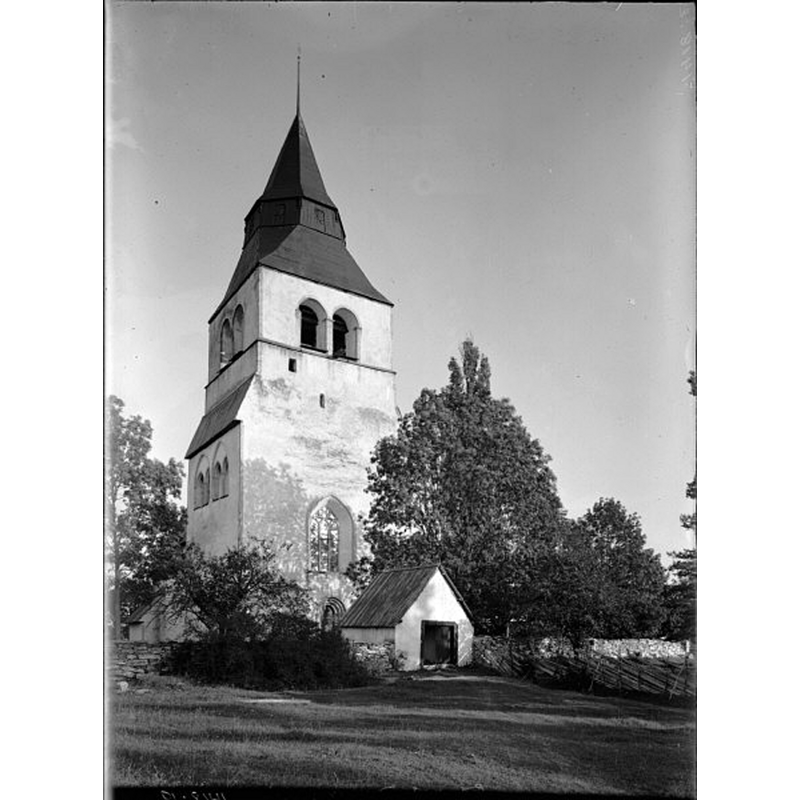 Source caption: "Lokrume kyrka [...] Kyrkan från nordväst."