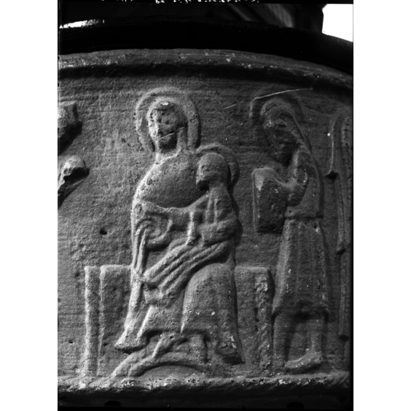 Source caption: "Lokrume kyrka [...] Detalj av dopfuntscuppa av sandsten, 1100-talets mitt."