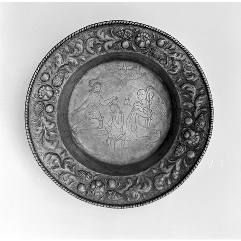 Source caption: "Lye kyrka [...] Dopfat, av mässing, daterat till 1699."