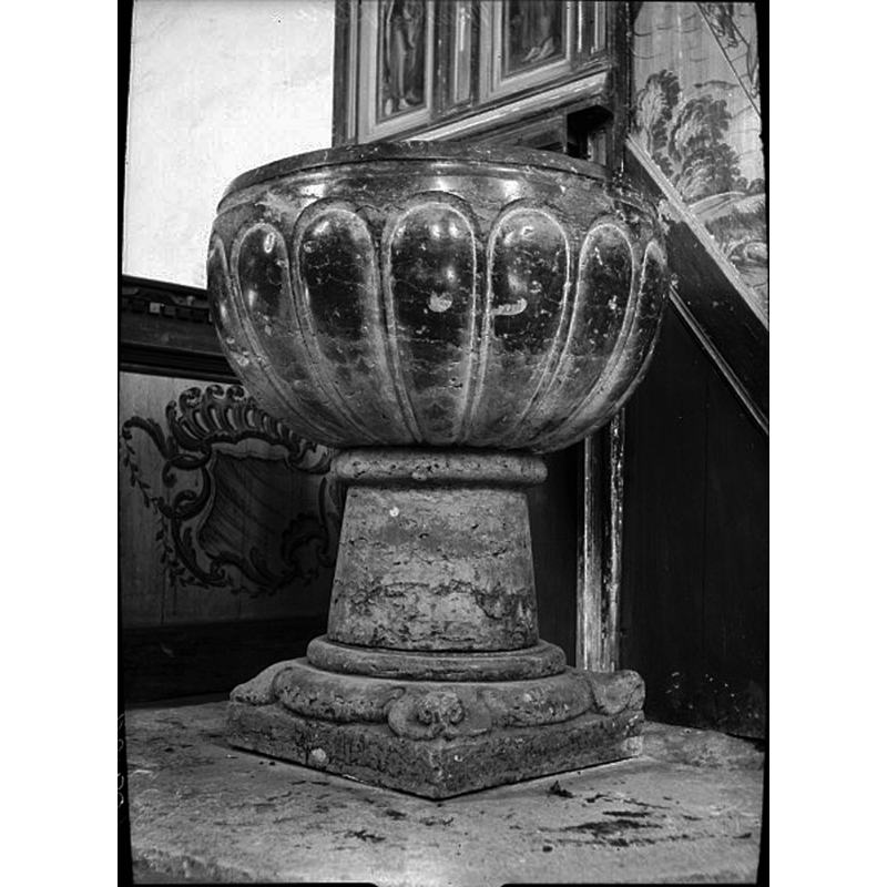the medieval font by the 16thC pulpit, north side of the nave, in 1914