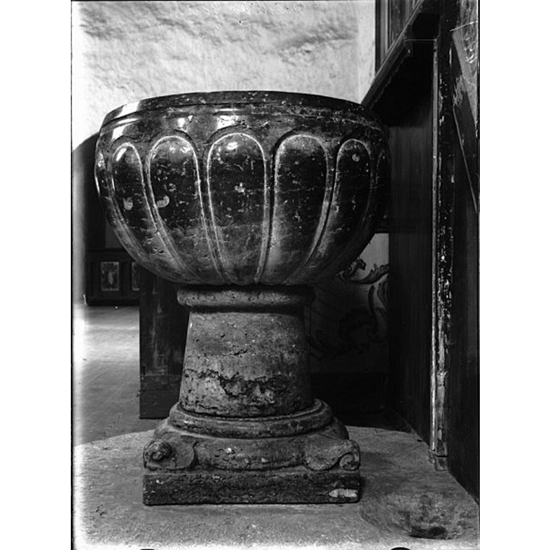 the medieval font by the 16thC pulpit, north side of the nave, in 1912