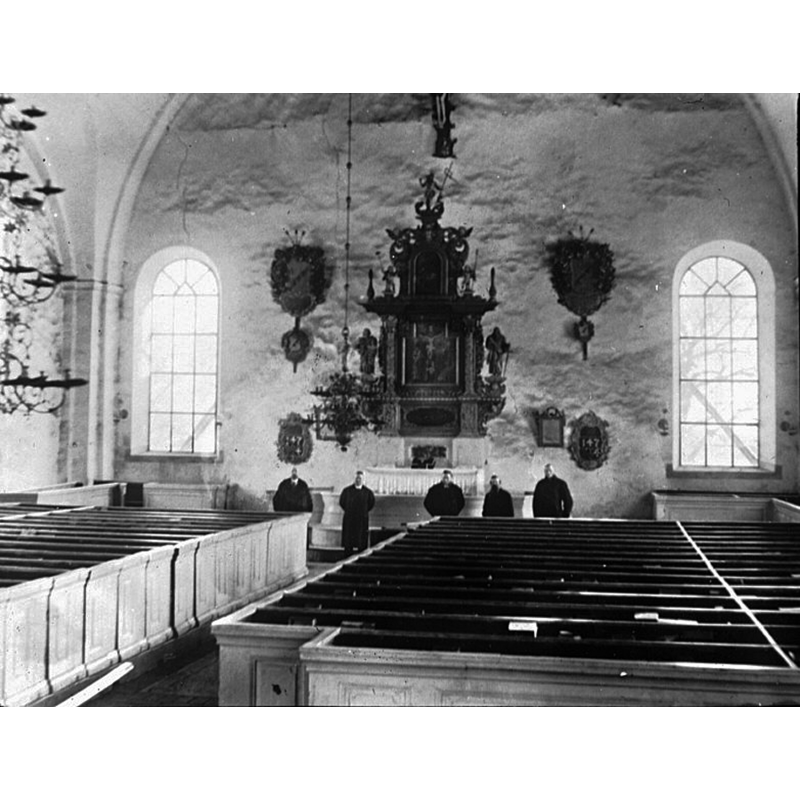 Source caption; "Ovansjö kyrka [...] Interiör mot öster. Före restaurering 1890."