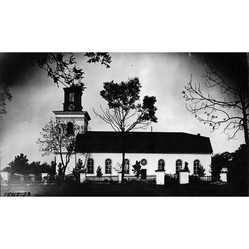 Source caption; "Österfärnebo kyrka [...] Kyrkan från söder."