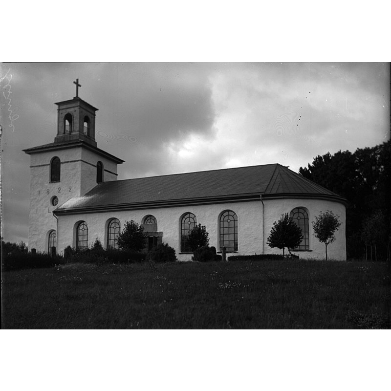 Source caption: "Slöinge kyrka [...] Kyrkan från söder."