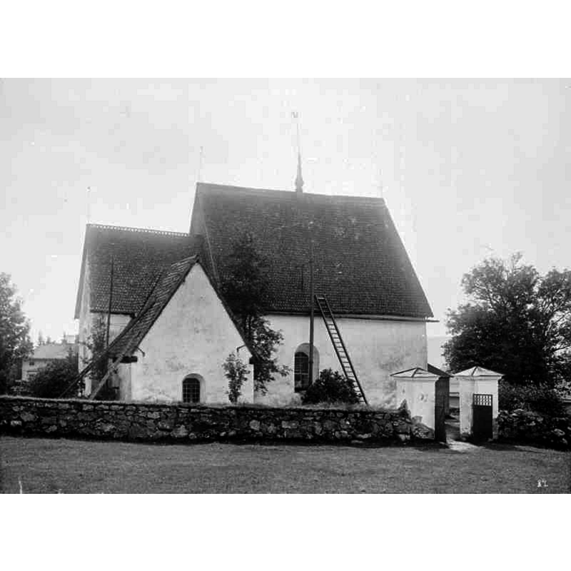 Source caption: "Alnö gamla kyrka [...] Kyrkan från norr."
