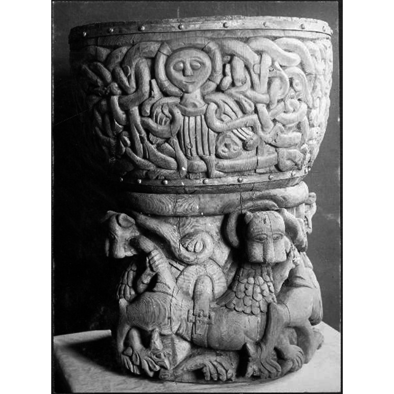 Source caption: "Alnö Nya kyrka [...] Dopfunt av furu, 1200-talet."