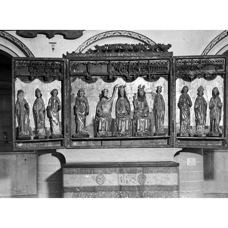 Source caption: "Ekeby kyrka [...] Altarskåp, snidat polykromerat trä, corpus, två flyglar, 1500-talets början."