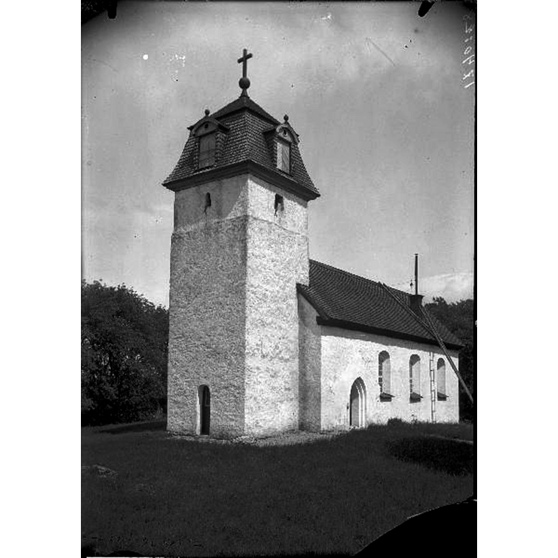 Source caption: "Hammarby kyrka"