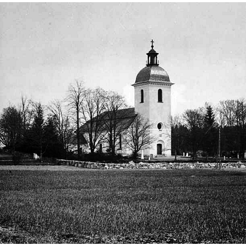 Source caption: "Lillkyrka kyrka [...] Kyrkan från nordväst."