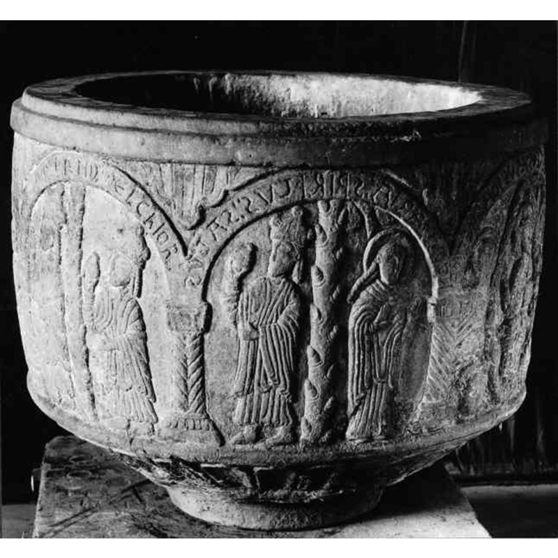 Source caption: "Bjäresjö kyrka [...] Dopfuntscuppa av sandsten, figurframställningar och inskrifter, 1100-talets senare del."