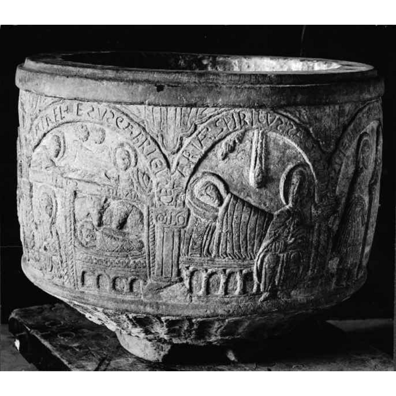 Source caption: "Bjäresjö kyrka [...] Dopfuntscuppa av sandsten, figurframställningar och inskrifter, 1100-talets senare del."