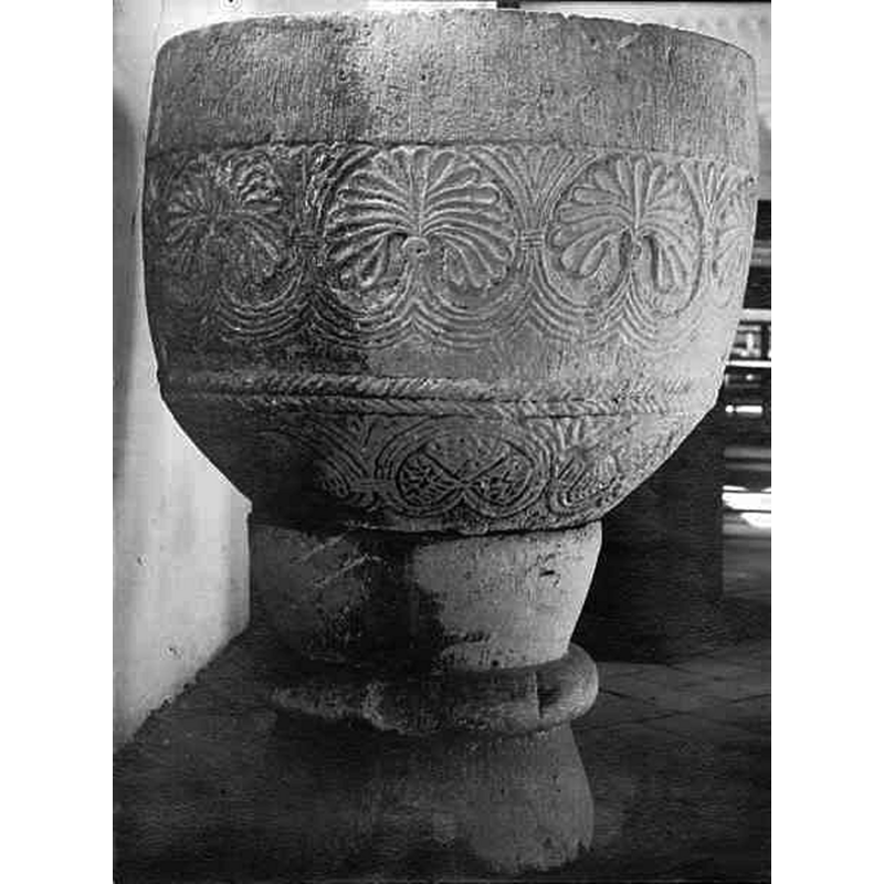 Source caption: "Dagstorps kyrka [...] Dopfunt av sandsten. 1100-talets slut."