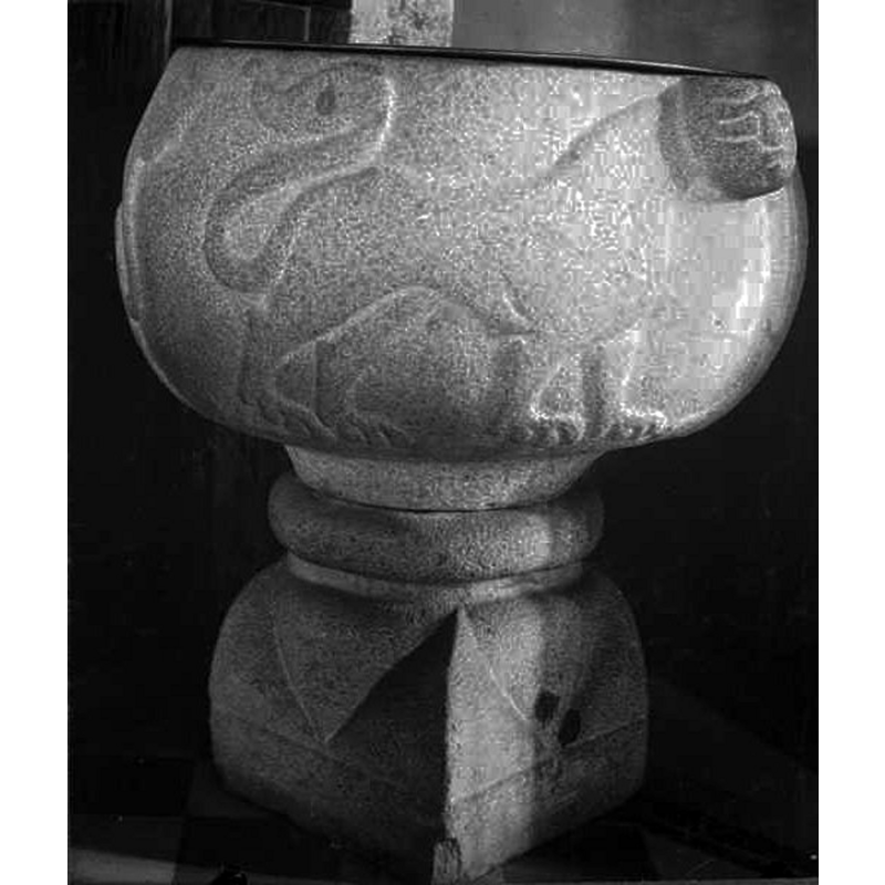 Source caption: "Färlöv, Araslövs kyrka [...] Dopfunt av granit, lejon i relief, omhuggen."