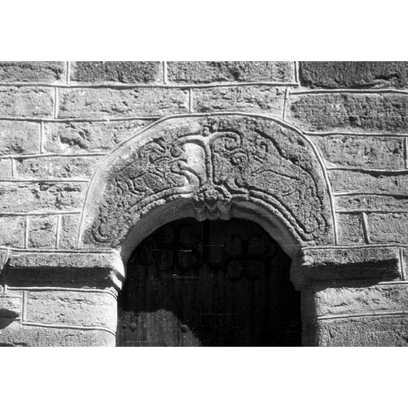 Source caption: "Hardemo kyrka [...] Västportalens tympanon."
