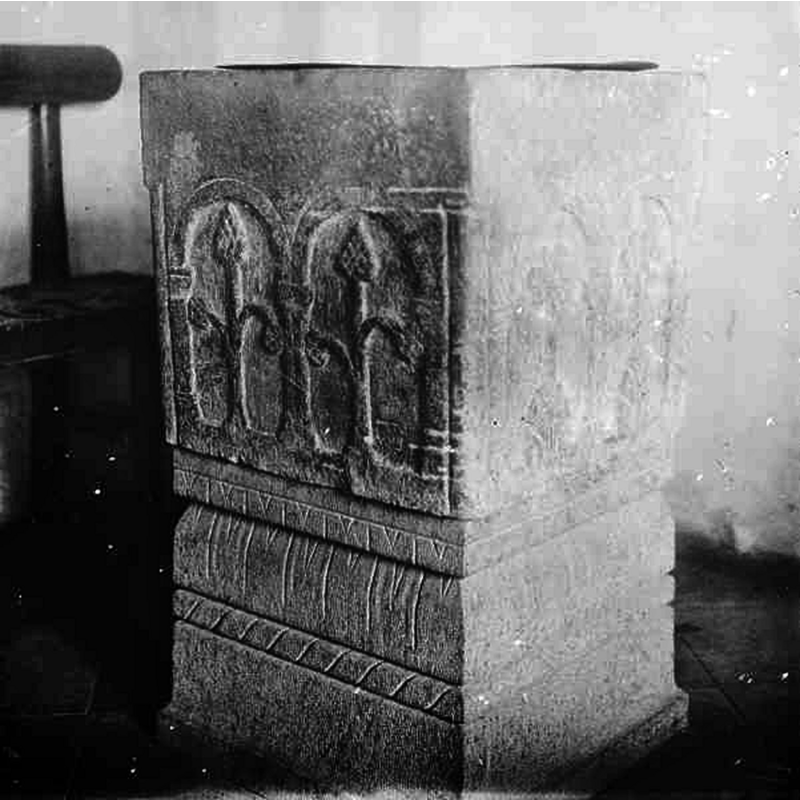 Source caption: "Gärdslövs kyrka [...] Dopfunt av sandsten, 1100-talets senare del."